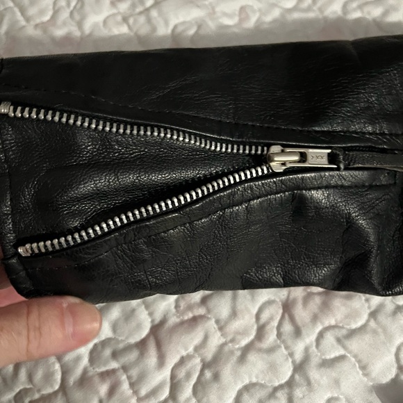 Vintage black leather biker jacket size XL women’s lined warm w/zippers & snaps - Picture 7 of 16